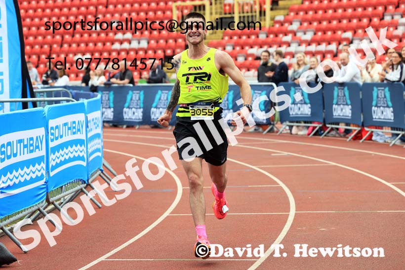 Gateshead Marathon, 2024 Gateshead Marathon, Half Marathon and 10k, Gateshead Stadium.  Photo: David T. Hewitson/Sports for All Pics